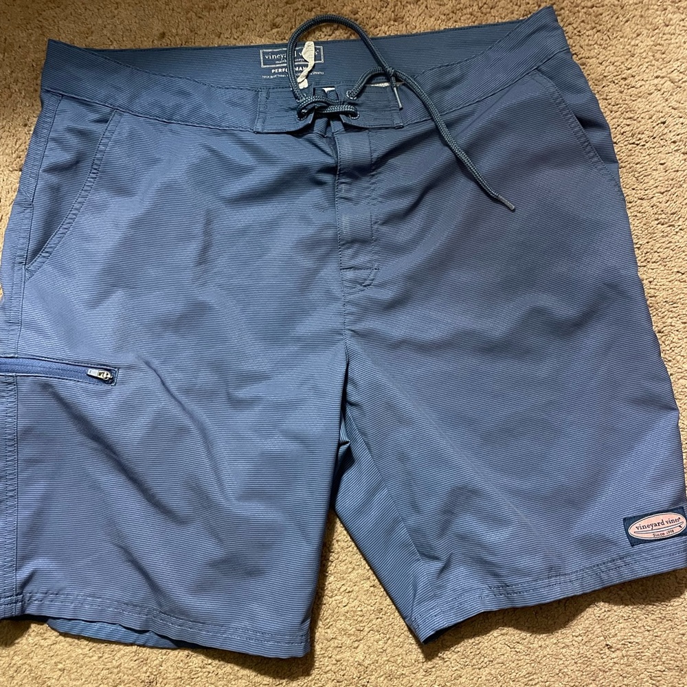 Men’s size 36 Vineyard Vines swim trunks